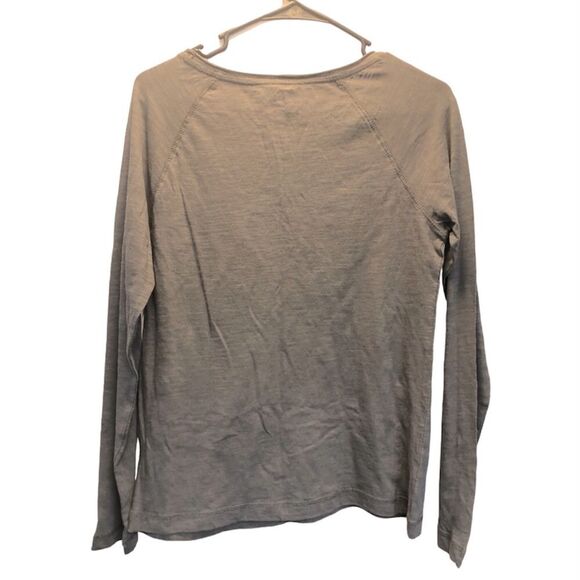 Sonoma medium gray women’s long sleeve top with embroidered flower, size small - Picture 2 of 7